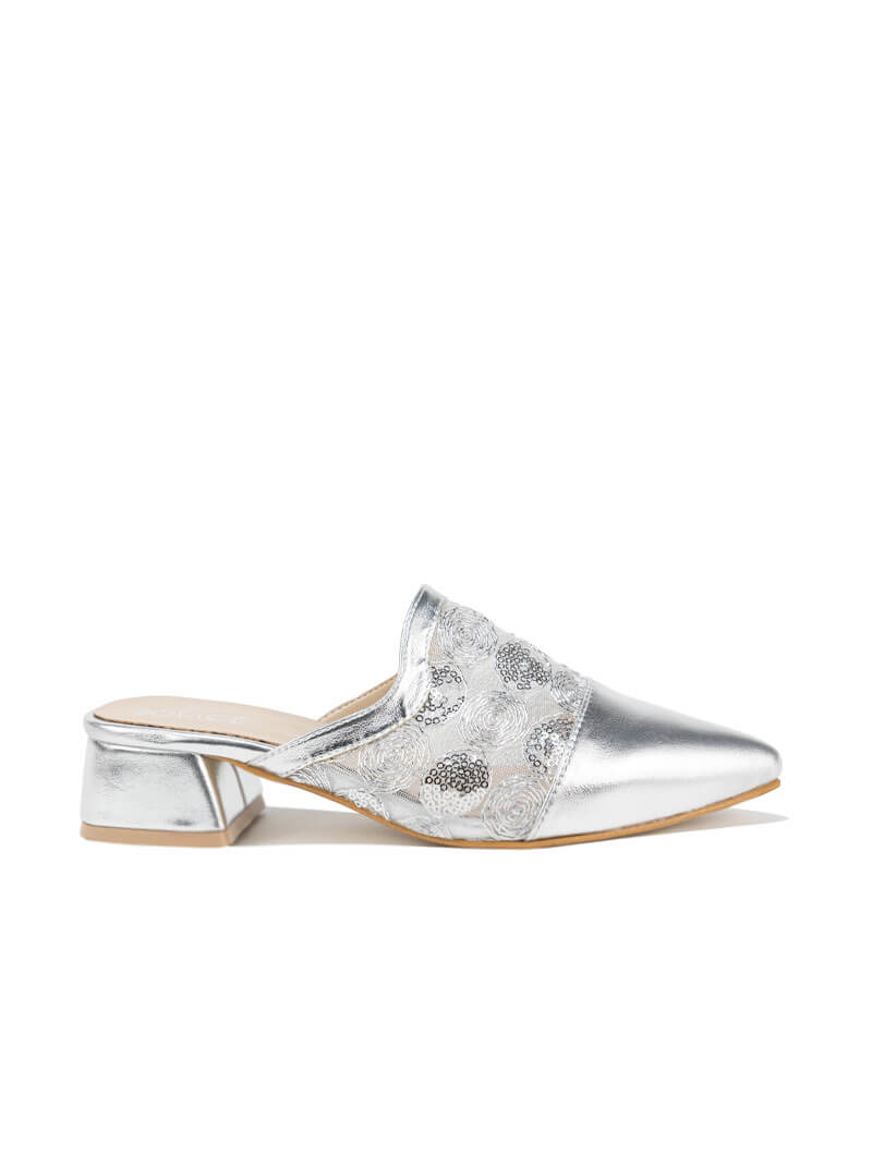 Sabots à bout pointu